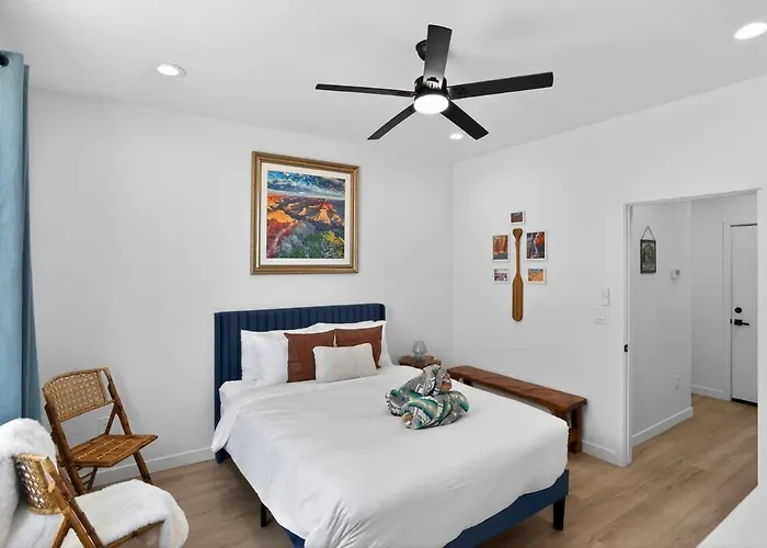 Themed Rooms, Golf, Fish, Lake, As Friends Villa Page
