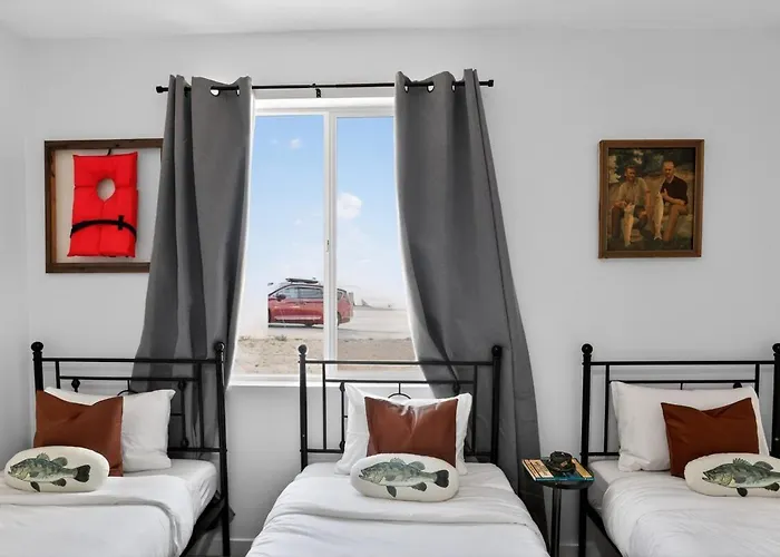 Villa Themed Rooms, Golf, Fish, Lake, As Friends *