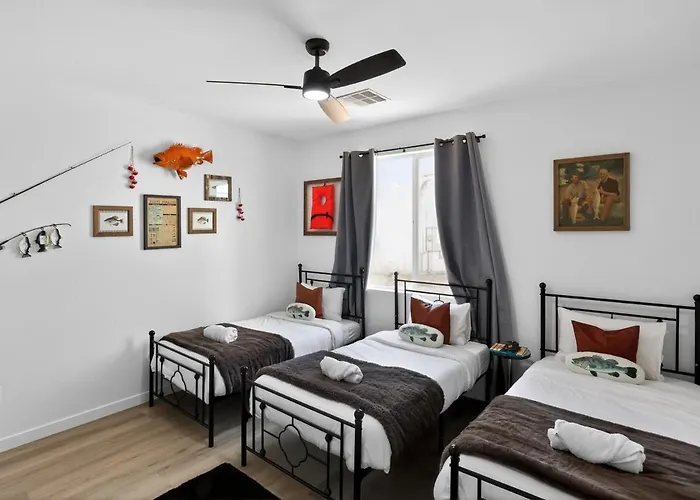 Themed Rooms, Golf, Fish, Lake, As Friends Villa