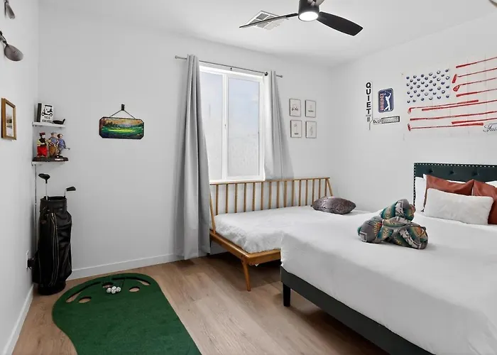 Themed Rooms, Golf, Fish, Lake, As Friends Villa *